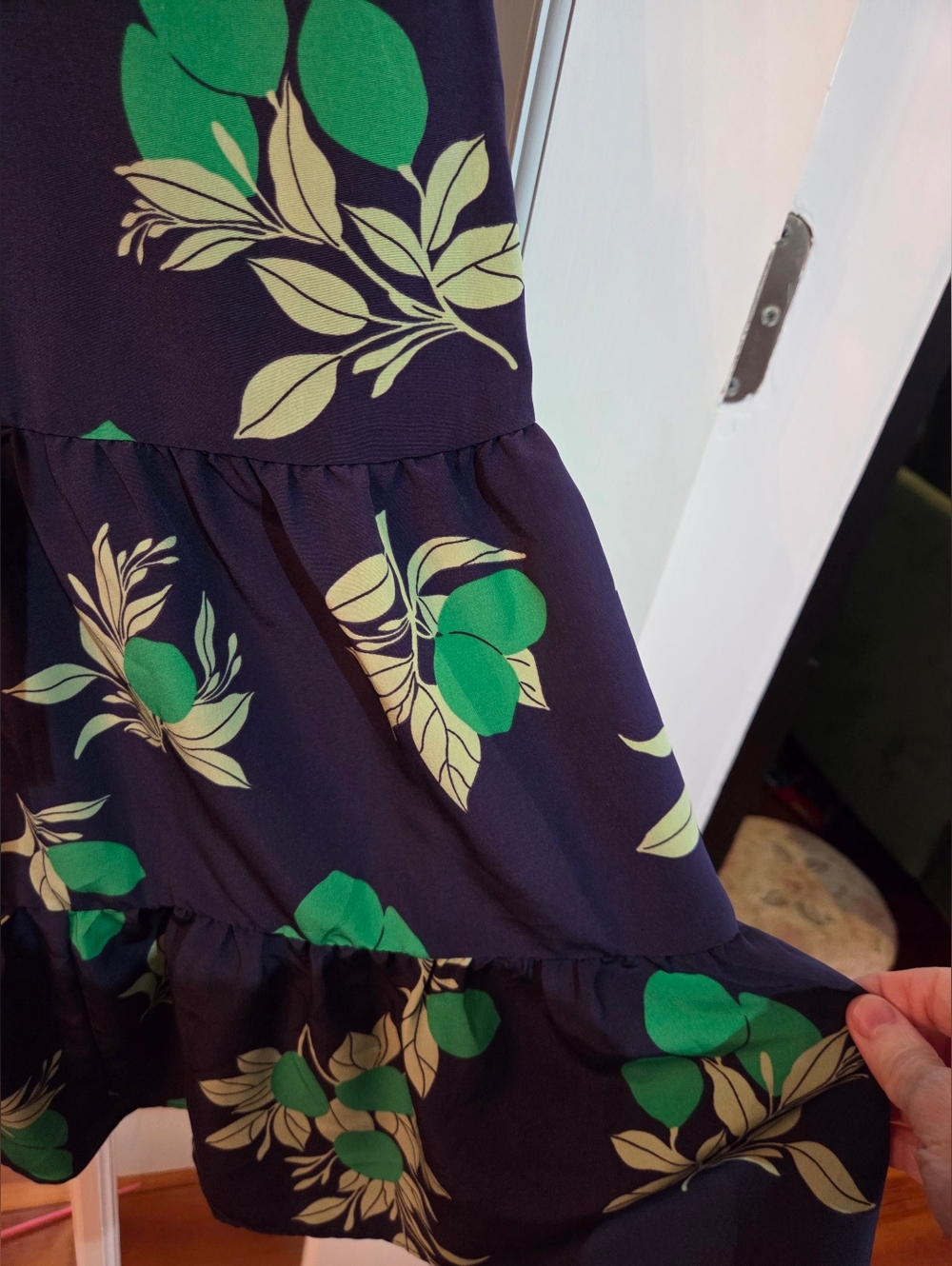 Maggy London Sleeveless Navy Dress with Green Floral Print - Size 16 - Picture 10 of 10